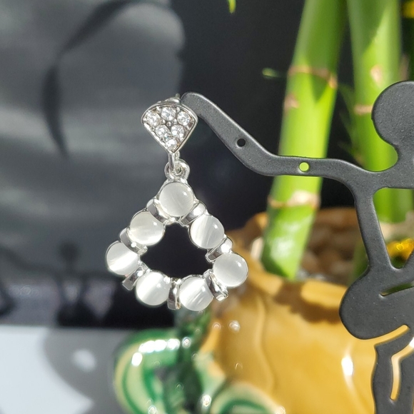 Fancy Earring - Picture 2 of 3